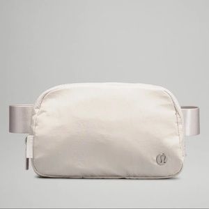 White Opal Everywhere Belt Bag